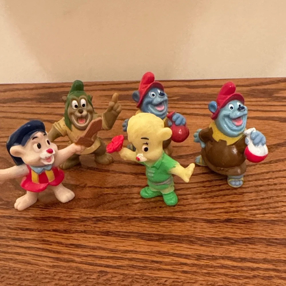 Book & Figures from Disney Cartoon Gummi Bears: Tummi, Sunni, Cubbi & Gruffi